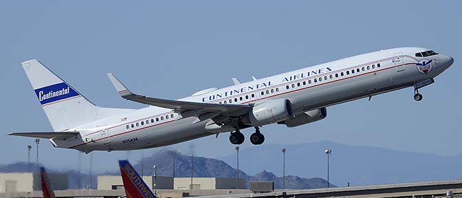 United Boeing 737-924 N75436 Continental heritage, Phoenix Sky Harbor, March 6, 2015